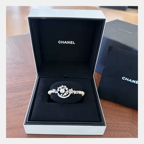 B2Chanel Comete White Gold Diamond Set Pearl Bracelet