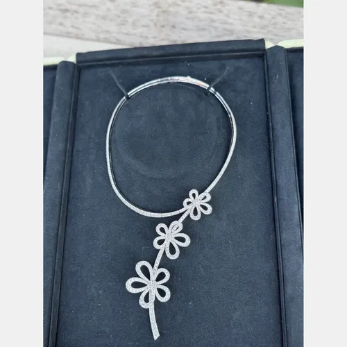 Van Cleef & Arpels Flowerlace VCARP05000 18k White Gold Necklace
